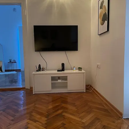 Santic Apartment *
